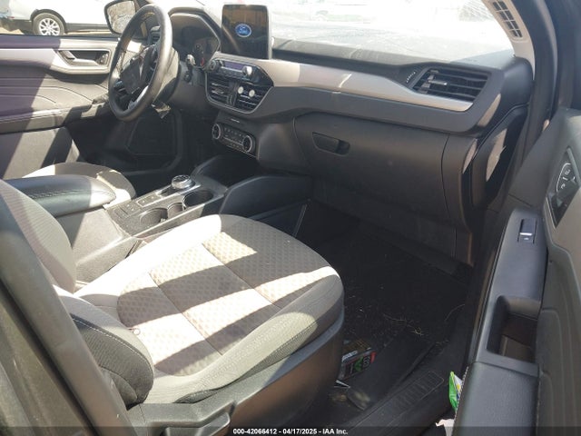 1FMCU9G61NUB79368 Ford ESCAPE SE