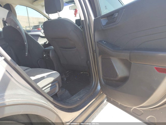 1FMCU9G61NUB79368 Ford ESCAPE SE