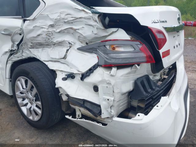 1N4AL3AP5JC214819 Nissan Altima 2.5 S