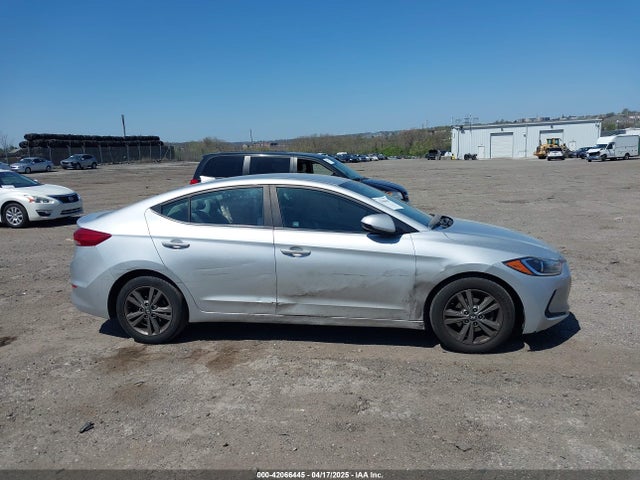 5NPD84LF8JH240158 Hyundai ELANTRA SEL