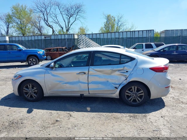 5NPD84LF8JH240158 Hyundai ELANTRA SEL