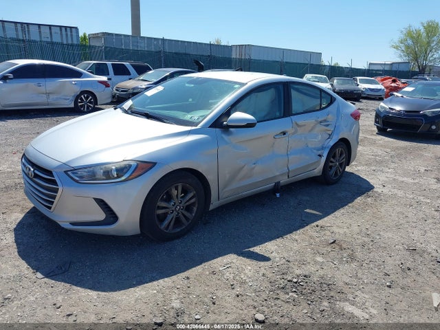 5NPD84LF8JH240158 Hyundai ELANTRA SEL