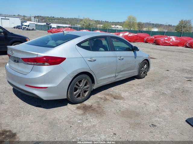 5NPD84LF8JH240158 Hyundai ELANTRA SEL