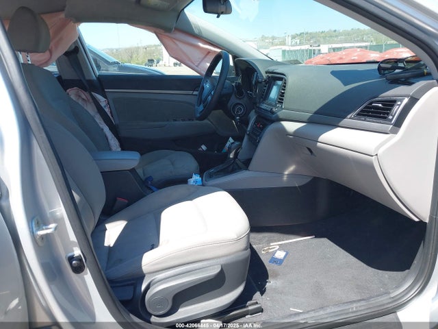 5NPD84LF8JH240158 Hyundai ELANTRA SEL