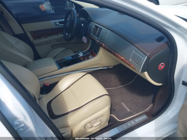 2012 JAGUAR XF SAJWA0HB2CLS27580 Photo 4