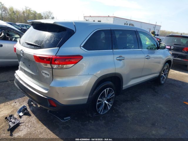 5TDZARFH5KS056957 Toyota Highlander Le