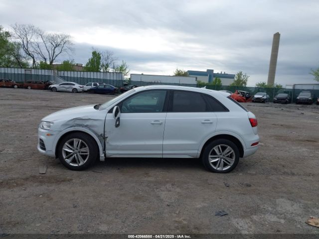 WA1ECCFS7HR007729 Audi Q3 2.0t Premium