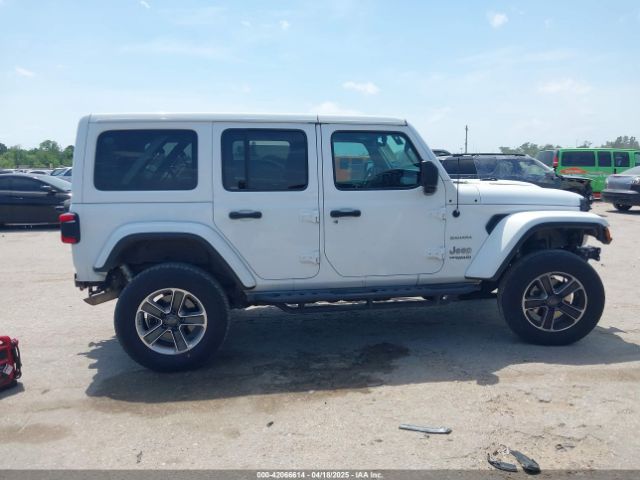 1C4HJXEG0JW245118 Jeep Wrangler Unlimited Sahara 4x4