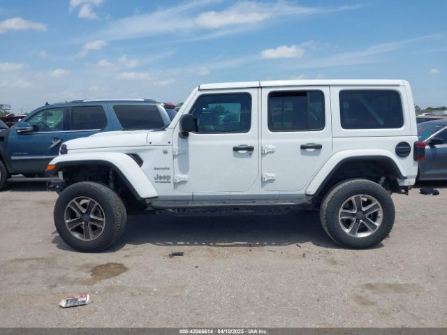 1C4HJXEG0JW245118 Jeep Wrangler Unlimited Sahara 4x4