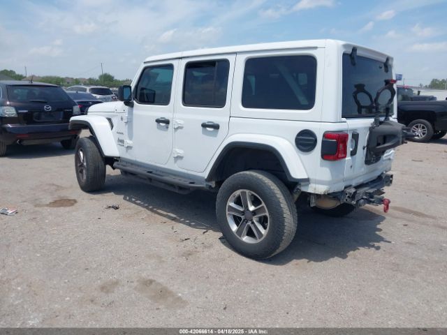 1C4HJXEG0JW245118 Jeep Wrangler Unlimited Sahara 4x4