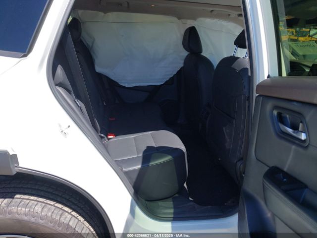 JN8BT3BA5PW430433 Nissan Rogue Sv Fwd