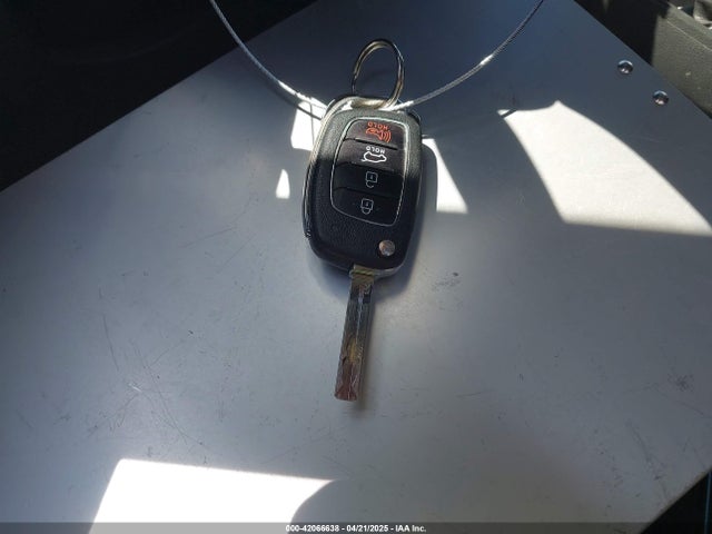 KM8J23A42HU423096 Hyundai TUCSON SE