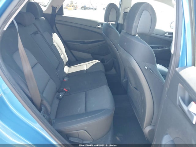 KM8J23A42HU423096 Hyundai TUCSON SE