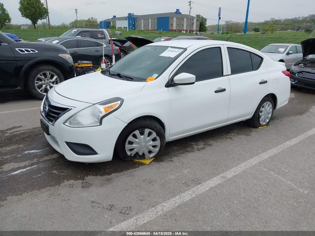 3N1CN7AP3GL863832 Nissan Versa 1.6 S+