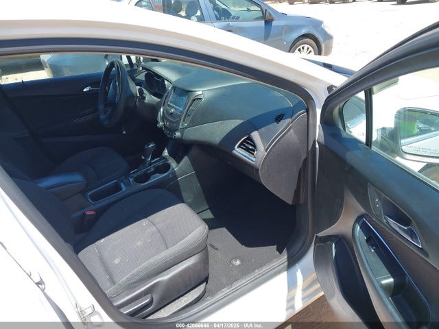 1G1BE5SM8H7151056 Chevrolet Cruze Lt Auto