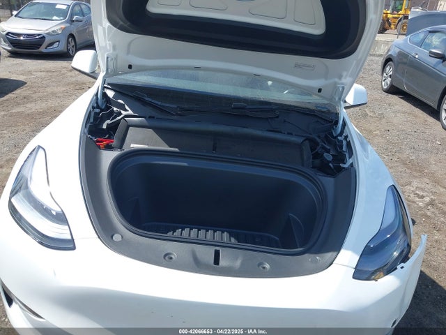 2025 TESLA MODEL Y 7SAYGAEE6SF238189 Photo 9
