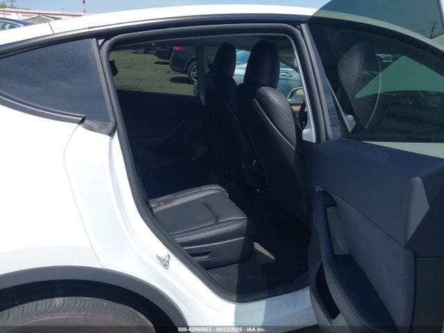 2025 TESLA MODEL Y 7SAYGAEE6SF238189 Photo 7