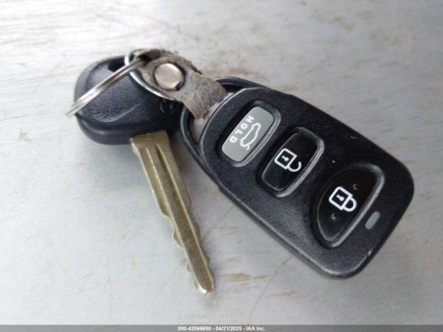 5NPD84LF9HH097165 Hyundai ELANTRA SE