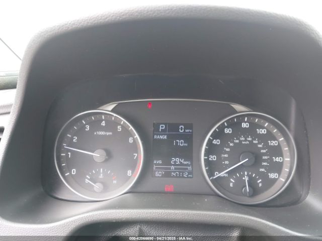 5NPD84LF9HH097165 Hyundai ELANTRA SE