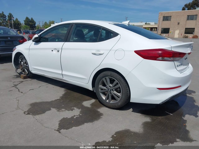 5NPD84LF7JH328523 Hyundai ELANTRA SEL