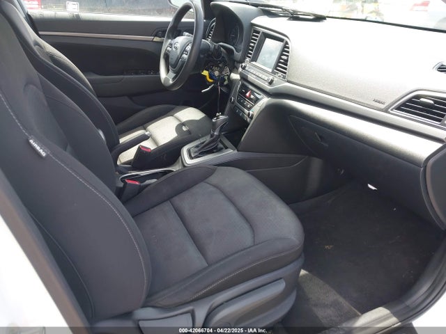 5NPD84LF7JH328523 Hyundai ELANTRA SEL