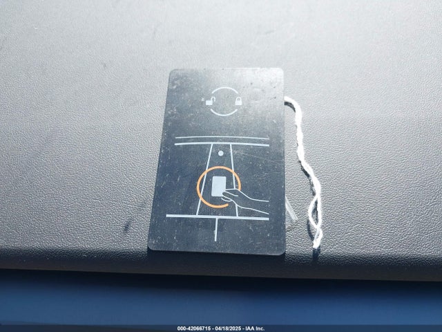 2024 TESLA MODEL Y 7SAYGDEE2RA281016 Photo 10