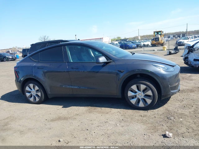 7SAYGDEE2RA281016 Tesla Model Y