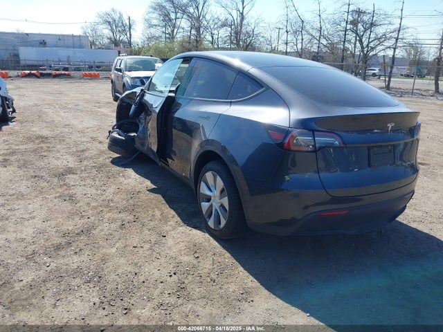 2024 TESLA MODEL Y 7SAYGDEE2RA281016 Photo 2