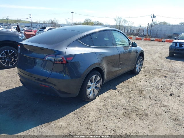2024 TESLA MODEL Y 7SAYGDEE2RA281016 Photo 3