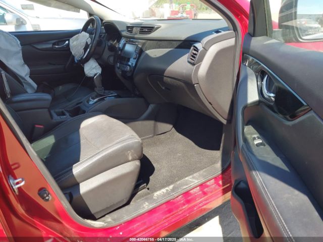 JN1BJ1CP0HW017106 Nissan Rogue Sport Sv