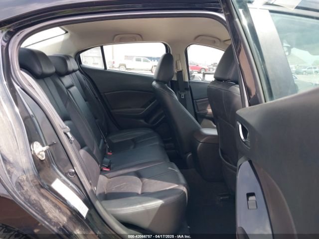 3MZBN1V32JM208914 Mazda Mazda3 Touring