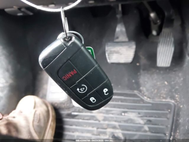 ZACNJABB1LPL03274 Jeep Renegade Latitude Fwd