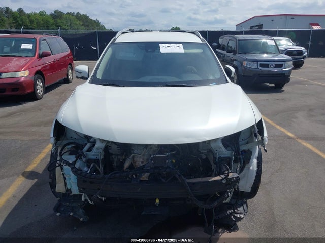 5N1AT2MV6JC773967 Nissan Rogue Sl