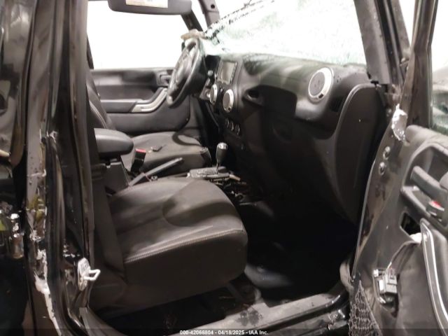 1C4BJWEG3FL729034 Jeep Wrangler Unlimited Sahara