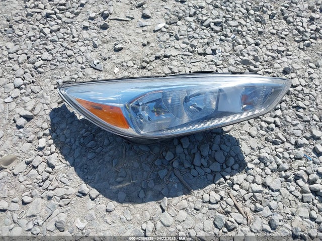 1FADP3K29JL205898 Ford FOCUS SE