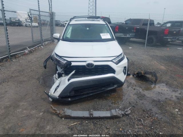 2T3C1RFV3RW311870 Toyota Rav4 Xle Premium