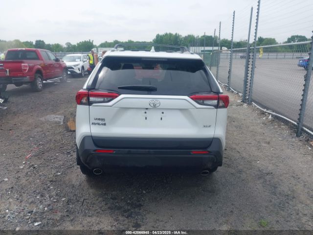 2T3C1RFV3RW311870 Toyota Rav4 Xle Premium