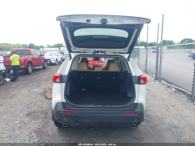 2T3C1RFV3RW311870 Toyota Rav4 Xle Premium
