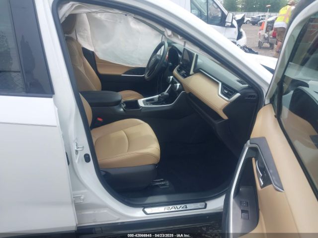 2T3C1RFV3RW311870 Toyota Rav4 Xle Premium