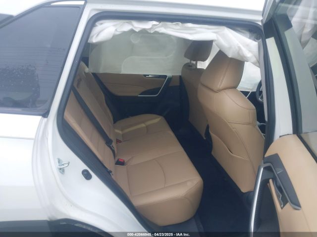 2T3C1RFV3RW311870 Toyota Rav4 Xle Premium