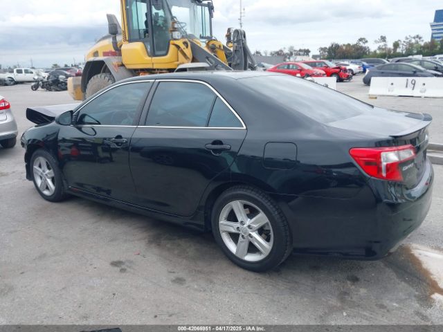 4T1BF1FK3EU468340 Toyota CAMRY SE