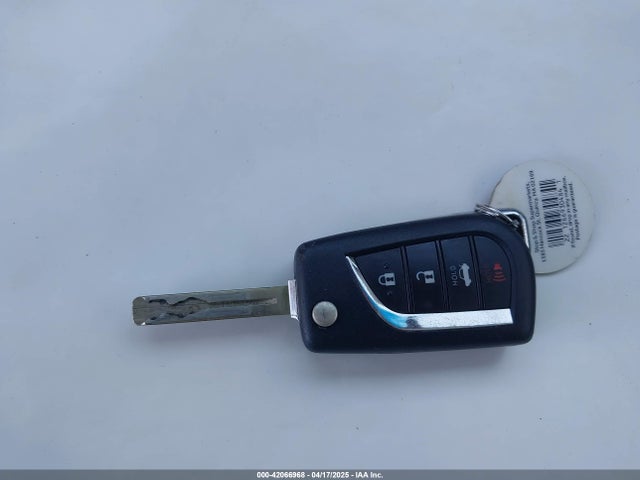 4T1B11HK9KU245615 Toyota CAMRY LE