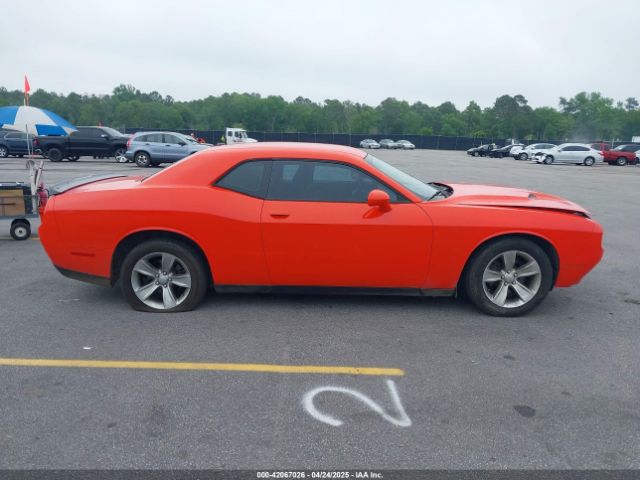 2C3CDZAG0JH339067 Dodge Challenger Sxt