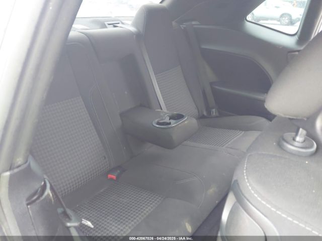 2C3CDZAG0JH339067 Dodge Challenger Sxt
