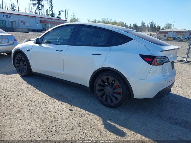 2023 TESLA MODEL Y 7SAYGDEF2PF754938 Photo 2