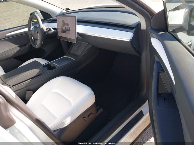 2023 TESLA MODEL Y 7SAYGDEF2PF754938 Photo 4