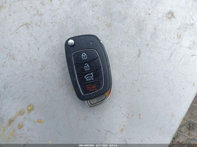 KM8J23A45KU897227 Hyundai TUCSON SE