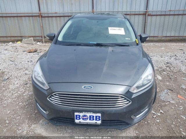 1FADP3J25JL326977 Ford Focus Titanium