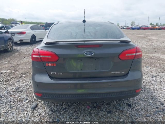 1FADP3J25JL326977 Ford Focus Titanium