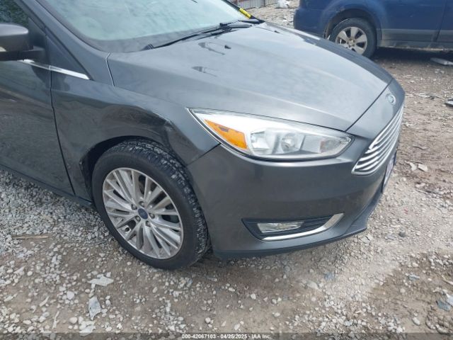 1FADP3J25JL326977 Ford Focus Titanium